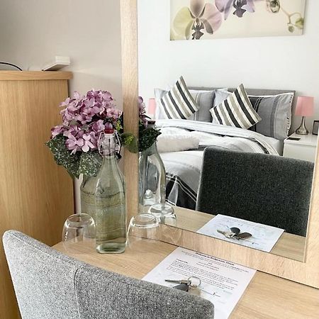 Manchester Escape - Private Room & Bathroom Near Etihad And Coop Arena - Free Secure Parking Exterior foto