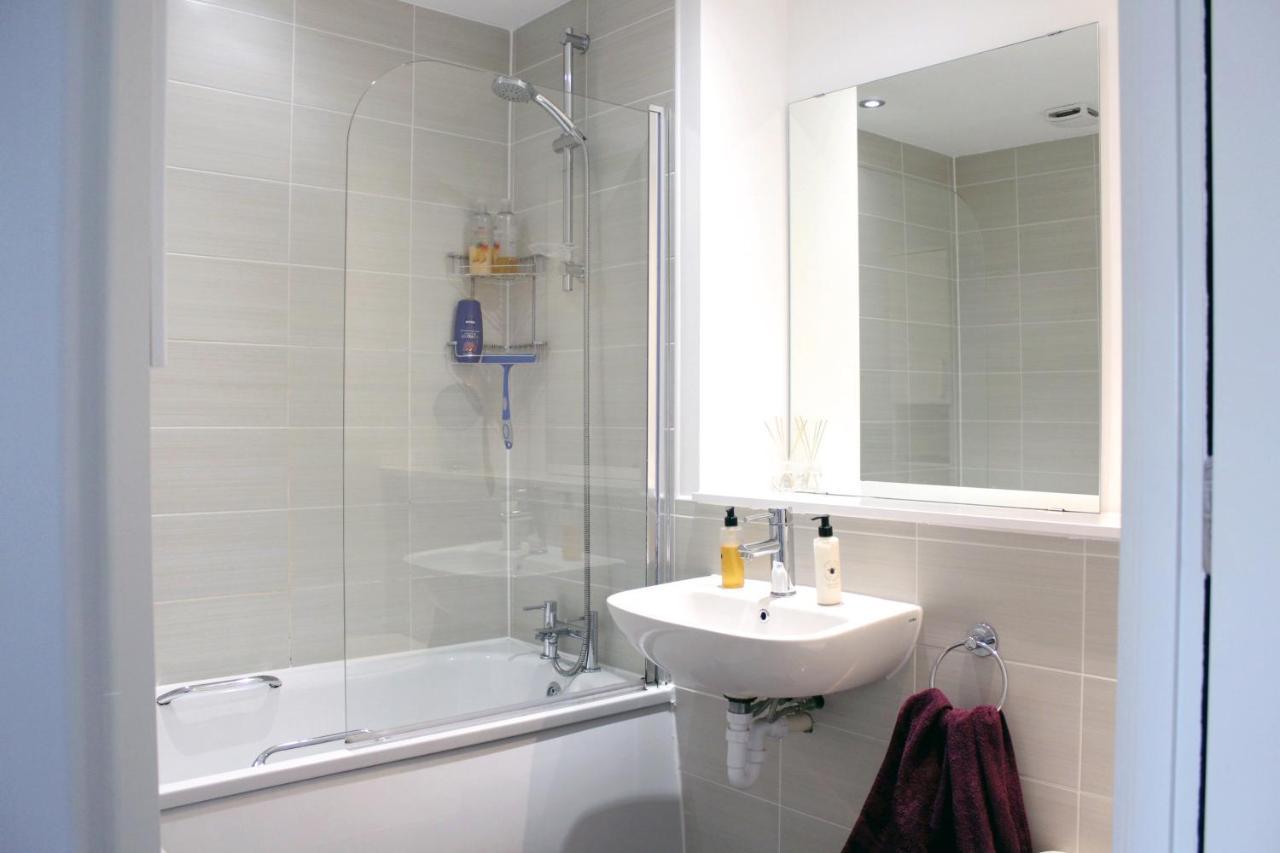 Manchester Escape - Private Room & Bathroom Near Etihad And Coop Arena - Free Secure Parking Exterior foto